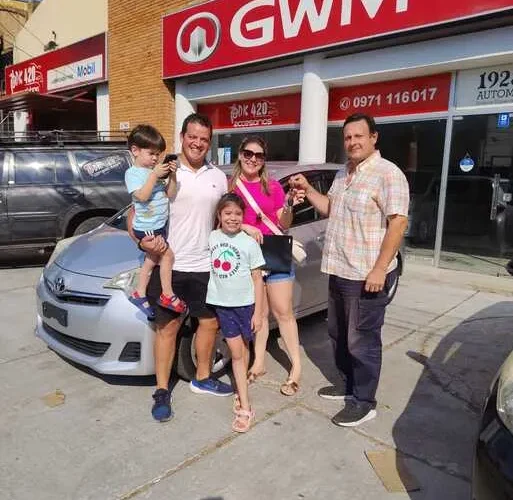 Juan José y Sol volvieron a elegirnos: otra entrega exitosa de auto importado desde Japón