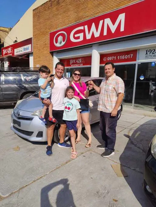 Juan José y Sol volvieron a elegirnos: otra entrega exitosa de auto importado desde Japón